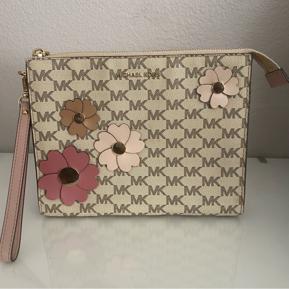 Michael Kors Clutch